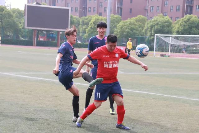乔治37分快船克灰熊3连胜 76人大胜国王止连败